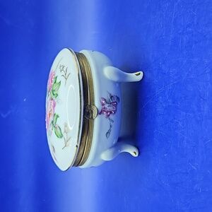 * CLEARANCE*  Porcelaine 1030 porcelain oval legged trinket box
